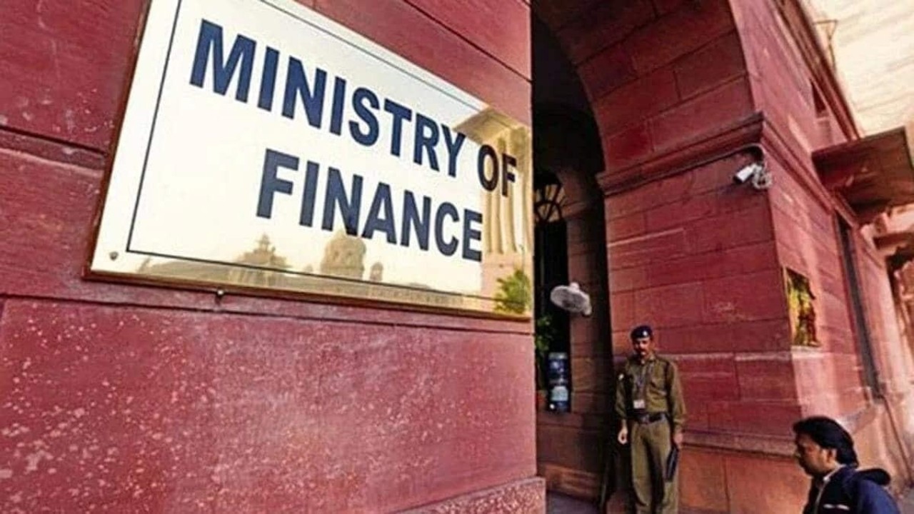 Major Bureaucratic Reshuffle in Finance Ministry: Four Key Departments Get New Secretaries