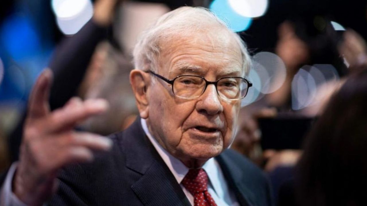 Buffett to Step Down as Berkshire Hathaway CEO: What’s Next for the Iconic Firm?